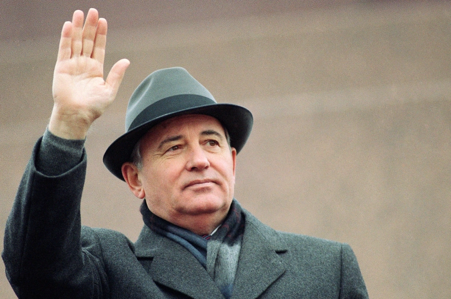Γκορμπατσόφ: Το πρόσωπο και η μάζα